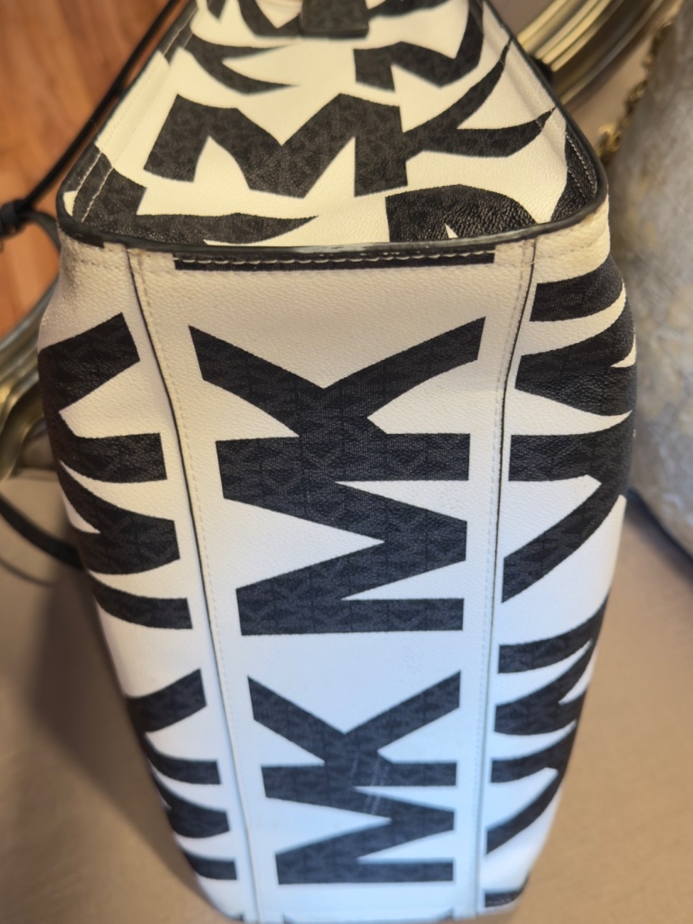 Mk - Picture 2 of 3